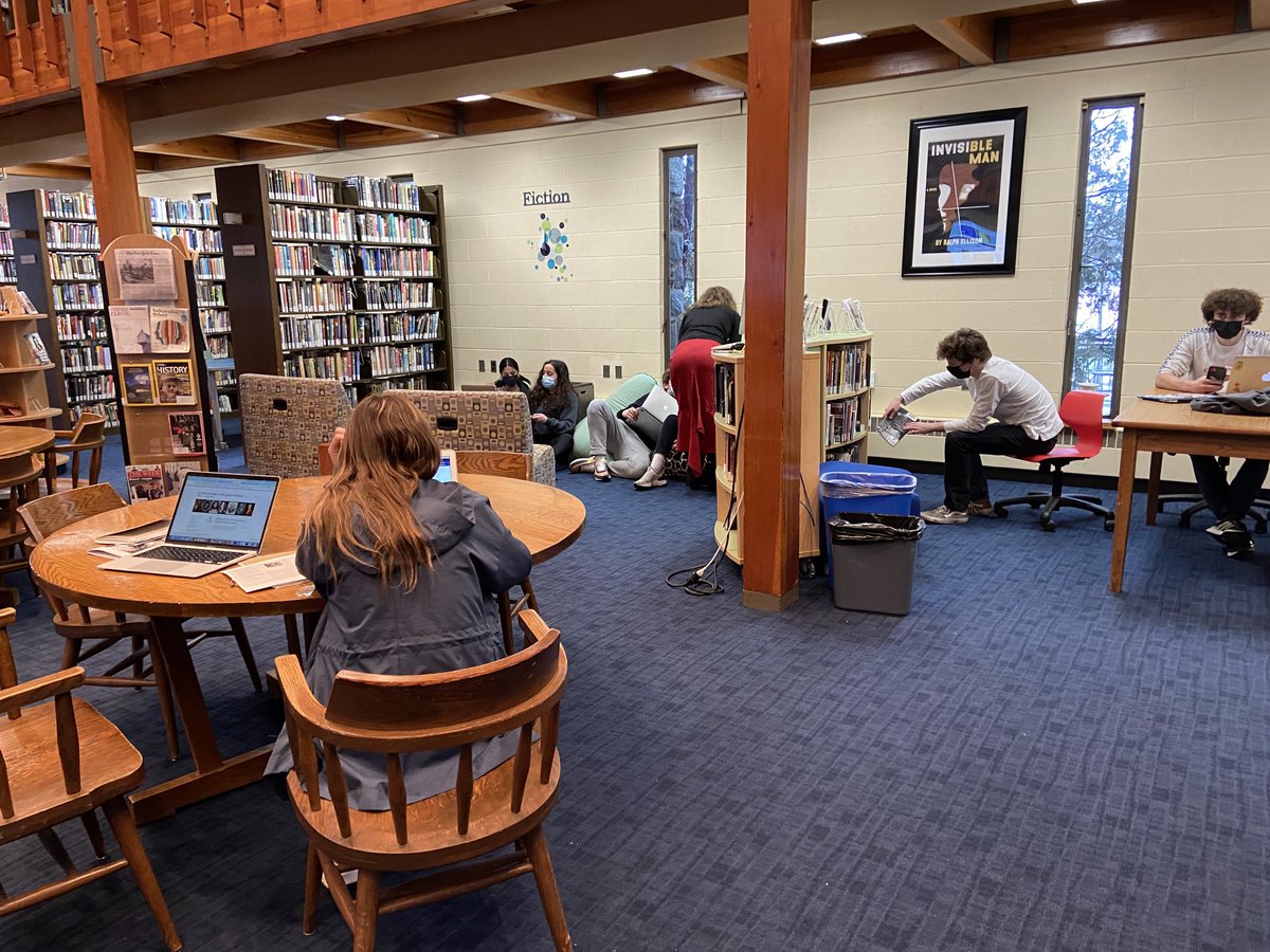 PennCharterLibs's tweet photo. Quakerism class digs into library resources exploring the legacy of school founder William Penn https://t.co/nMCVyyJkCB