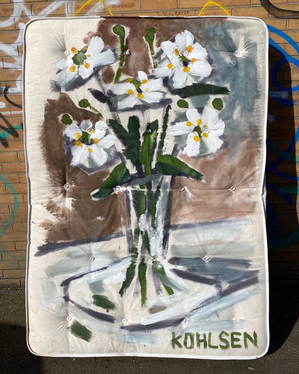 Anemones - housepaint on mattress
#londonartist #contemporaryartist #trashart #londonstreetart #kohlsen
