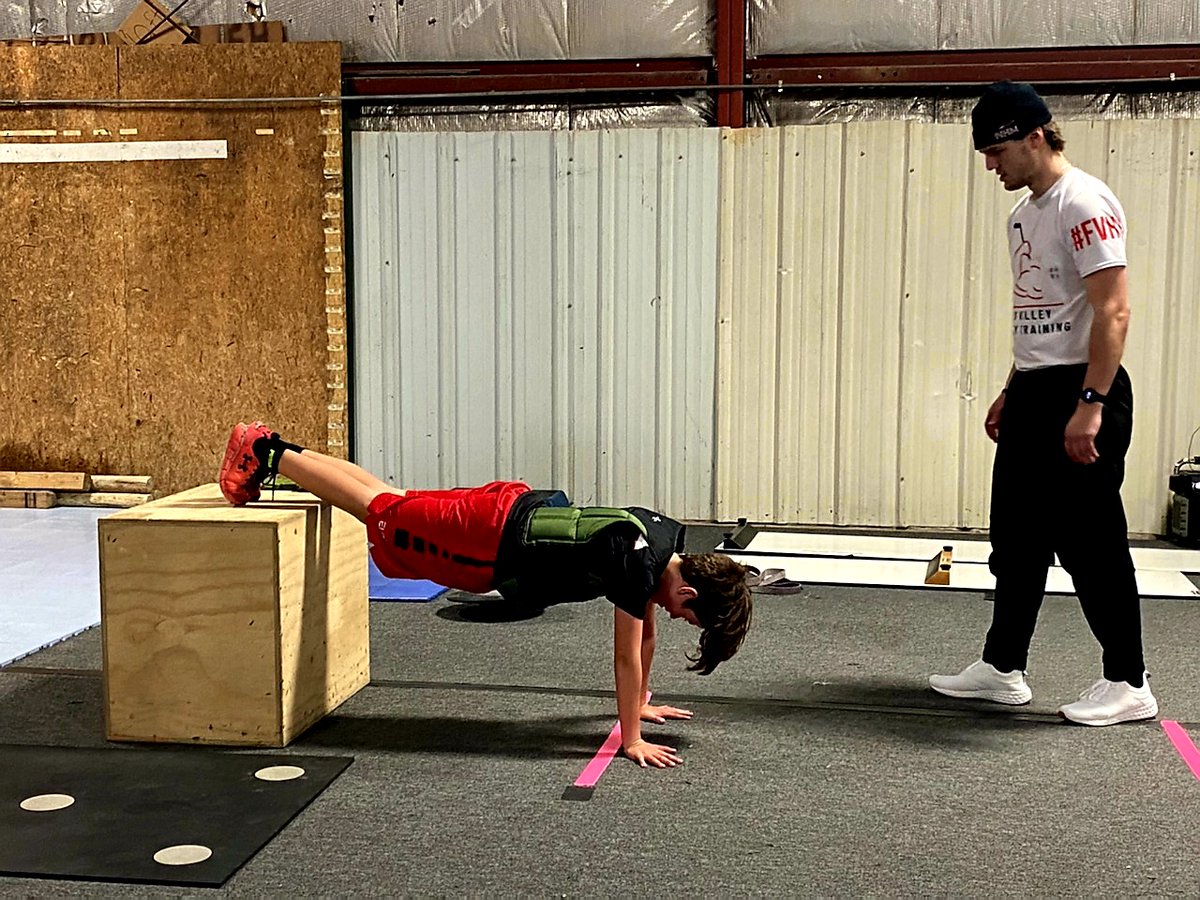 RHFA_est2020's tweet photo. One of the many exercises we did... Aiden works his absolute bag off and as a coach that is simply all you can ask of someone who is trying to become a better human, scholar, athlete!

#FVHT #CreatingBetterHumansScholarsAthletes https://t.co/G58dYORf1t