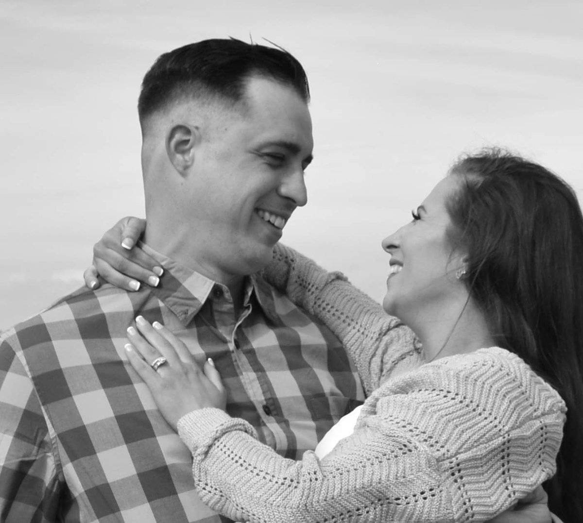 Ambrenee16's tweet photo. Hello Twitter its been awhile 🤣. Engagement photos well some of them ❤ https://t.co/bIMi74mgrH