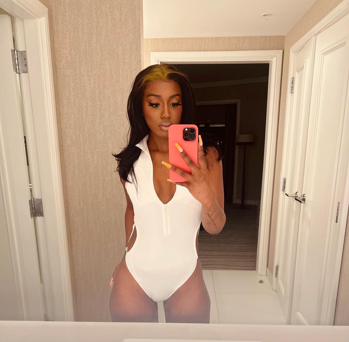 _FloMilli's tweet photo. MILLI EILISH 2 U HOES🧑🏾‍🎤🐍 https://t.co/TccB05oiee