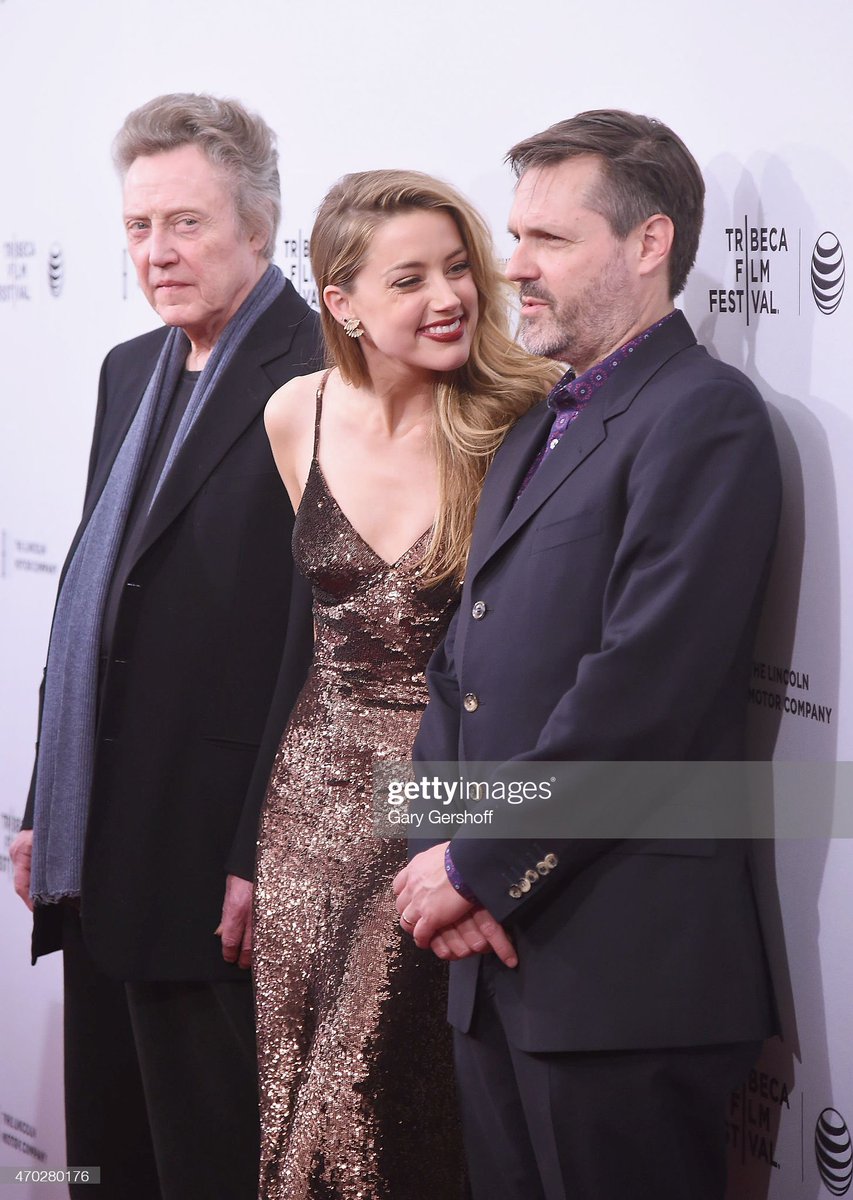 joannhe69142860's tweet photo. How comfortable 💩’s male costars look around her... https://t.co/pNAzlYKT0g
