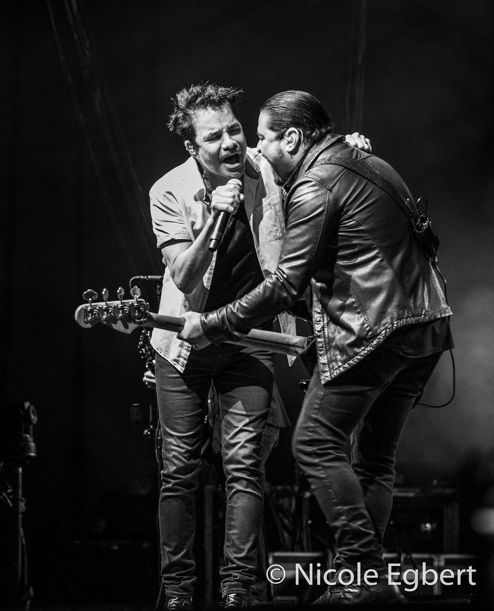 riverbendpnc's tweet photo. Confetti flew from cannons on stage, Pat Monahan took selfies on fans' phones, and the crowd got so many hi-fives the last time @train performed at Riverbend. Who knows what they'll do on June 19! #TBT

See for yourself this summer: https://t.co/kDTDjGjiSt

📷: @musicnik https://t.co/jm2TqDOlaf
