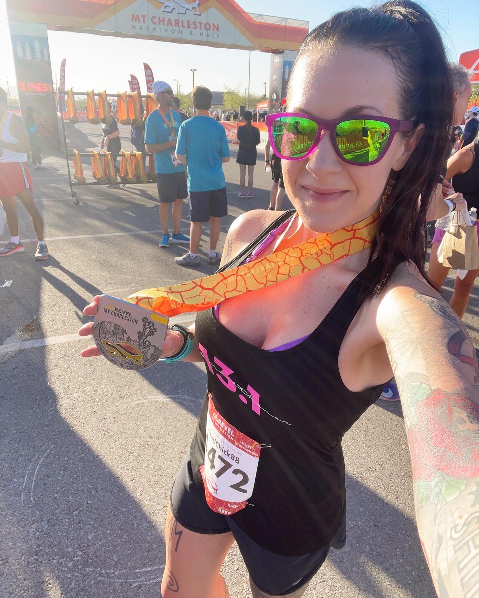 MeganVickery7's tweet photo. Smiles for miles😃My 1:38:56 finish at the @RunRevel Mt. Charleston half marathon absolutely crushed my previous PR by almost 13 minutes!! The first 8 miles were downhill, but it allowed me to push harder!
🌟Division: top 4%
🌟Females: top 4%
🌟Overall: top 8%
#running #runner https://t.co/ApscYvGVM5