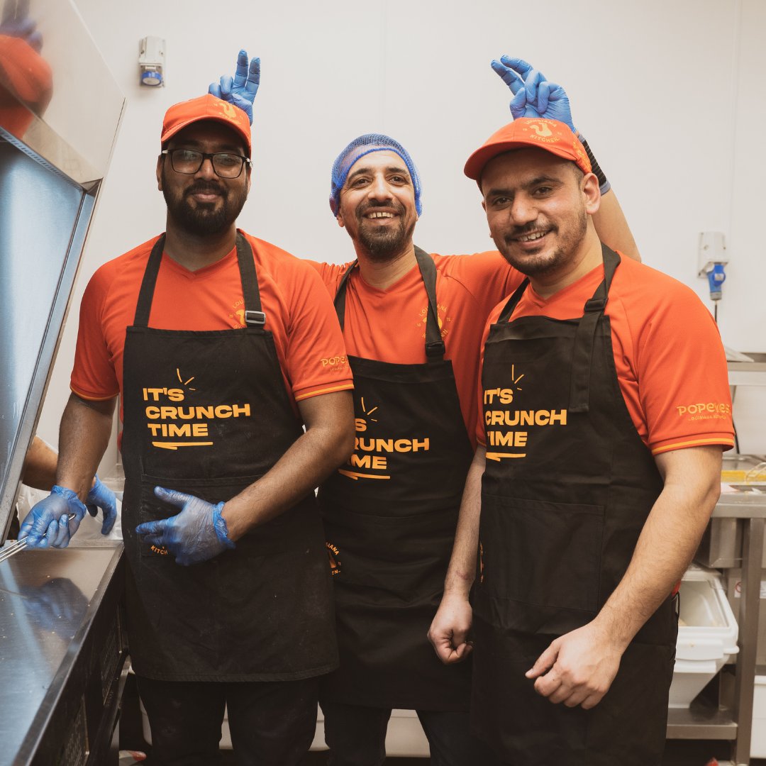 PopeyesUK's tweet photo. There's always that one person who can't take a nice family photo...
#PopeyesUK
#JoyCreators
#FamousLouisianaChicken https://t.co/xhwAcIVQTI