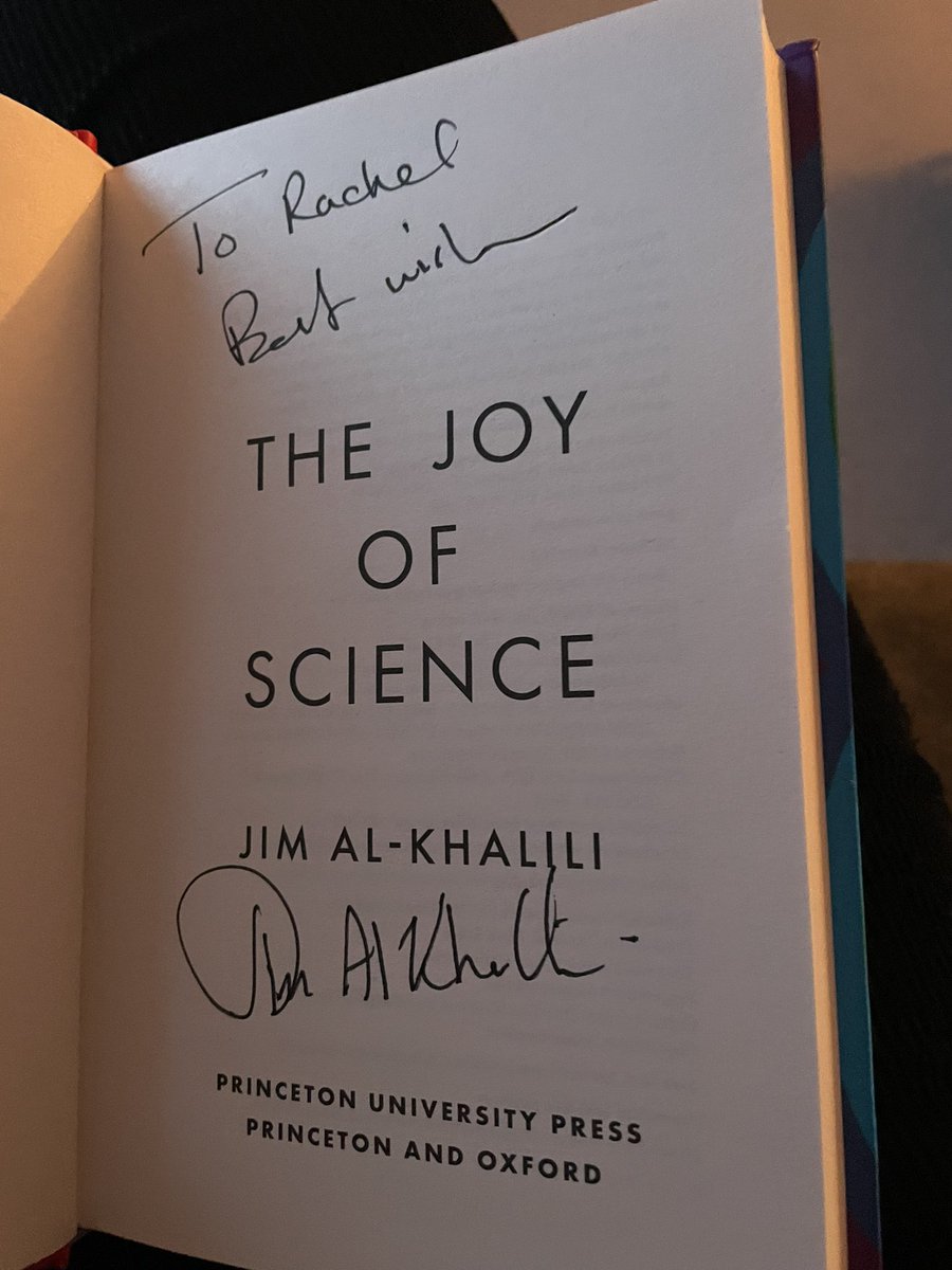 MissRCarrington's tweet photo. Lovely evening spent @heffersbookshop with @jimalkhalili talking about the joy of science  ☺️ https://t.co/2NjMZRY0nM