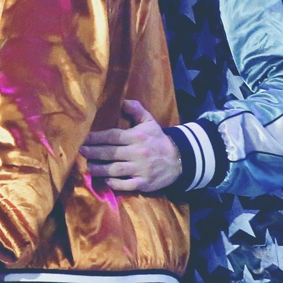 yoongi's hand on jimin's tiny waist