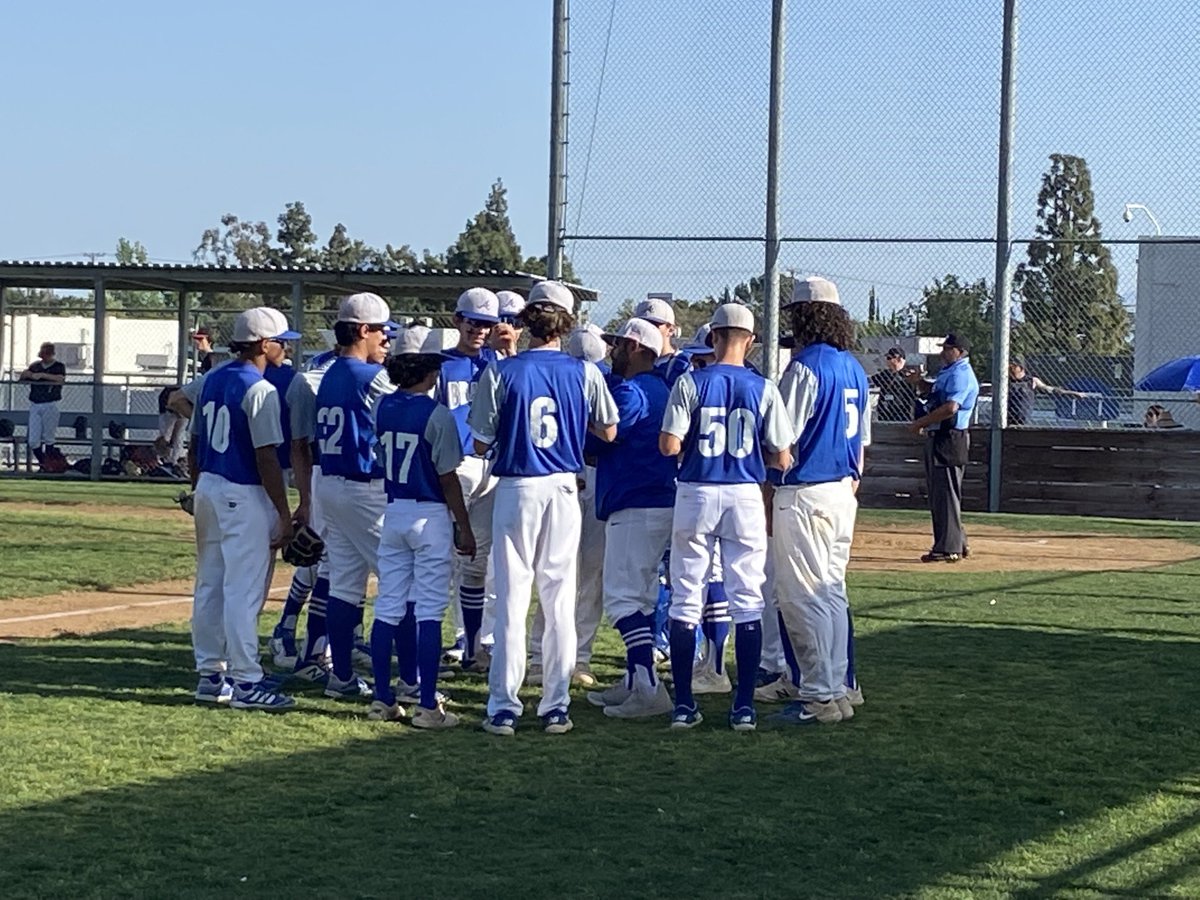 Bottom of the 6th and Frosh Braves lead the Bulldogs 6-2!  ⁦<a href="/AltaLomaHigh/">Principal</a>⁩ ⁦<a href="/braveskiles/">Elizabeth Skiles</a>⁩ ⁦@MsAndersonALHS⁩ ⁦<a href="/GayleRoss55/">Gayle</a>⁩