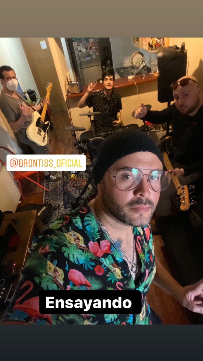 Ensayando con <a href="/BrontissOficial/">BRÖNTISS_OFICIAL</a>