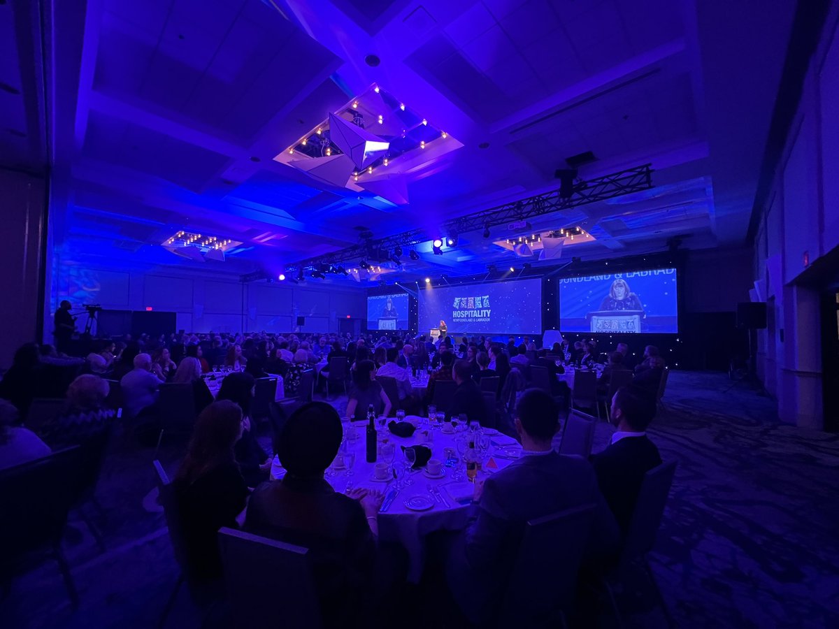 kristinaennis's tweet photo. The conference space is BEAUTIFUL this week, and the technology has been spot on. @EasternAudioLTD is the best of the best, and @DeltaStJohns provides a beautiful canvas. Amazing job to the Eastern team! Hit them up for all your AV needs! #MyHNL #HNLconference2022 https://t.co/QXUvMhePqn