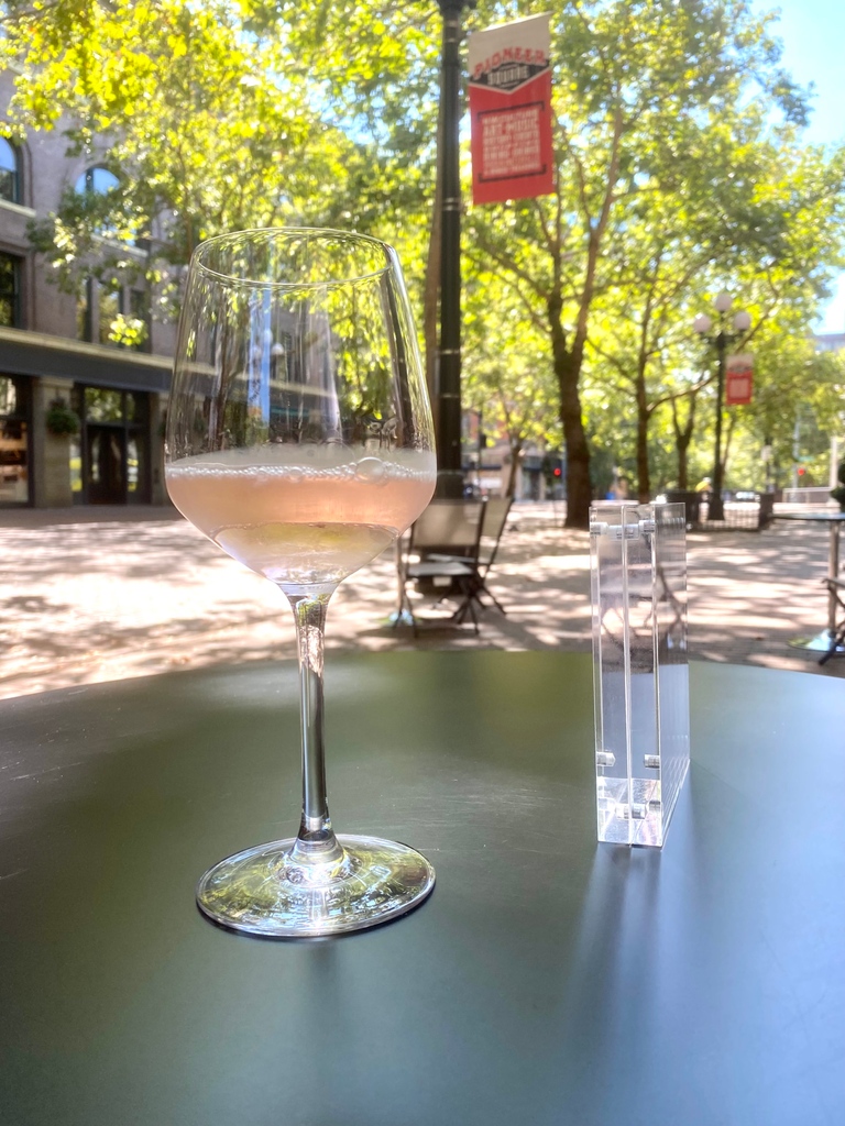 LocusWines's tweet photo. Sunny, 70 degrees and art walk???? We got wine, food, art. Our new exhibit by Kellie Becker is on our walls. She will be on hand to hang out as well. Oh, did we mention free parking?
https://t.co/kCtIlgSHLJ
#seattle
#firstthursdayartwalk
#pioneersquare
#wawine https://t.co/7khCJMz2A9