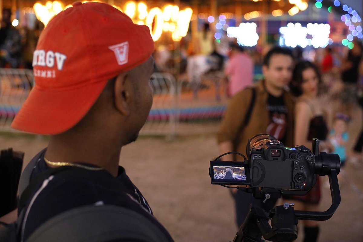 letstaycreative's tweet photo. Community over Competition 💜

Event : MeetUp19 •  April 3rd, 2022
Location: McAllen Carnival 

#letstaycreative https://t.co/m4v36tWYdZ