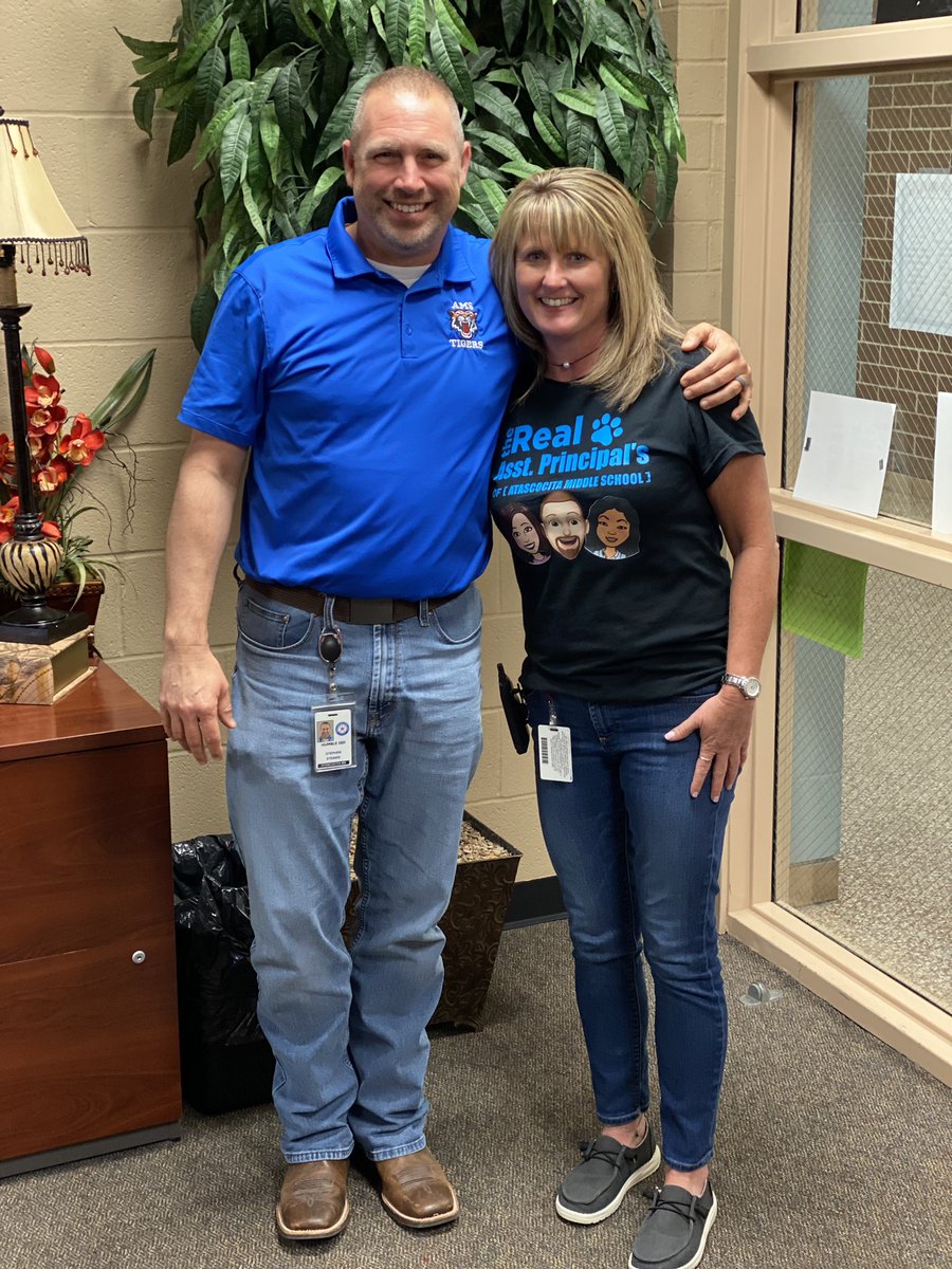 HumbleISD_AMS's tweet photo. 🌟We love celebrating our AP’s. They support our students and staff daily! Their positive influence on our students has no measure. We are blessed and honored to have them on our team!🐅 #atascatigers #APweek2022 https://t.co/jBtJ2TEraT