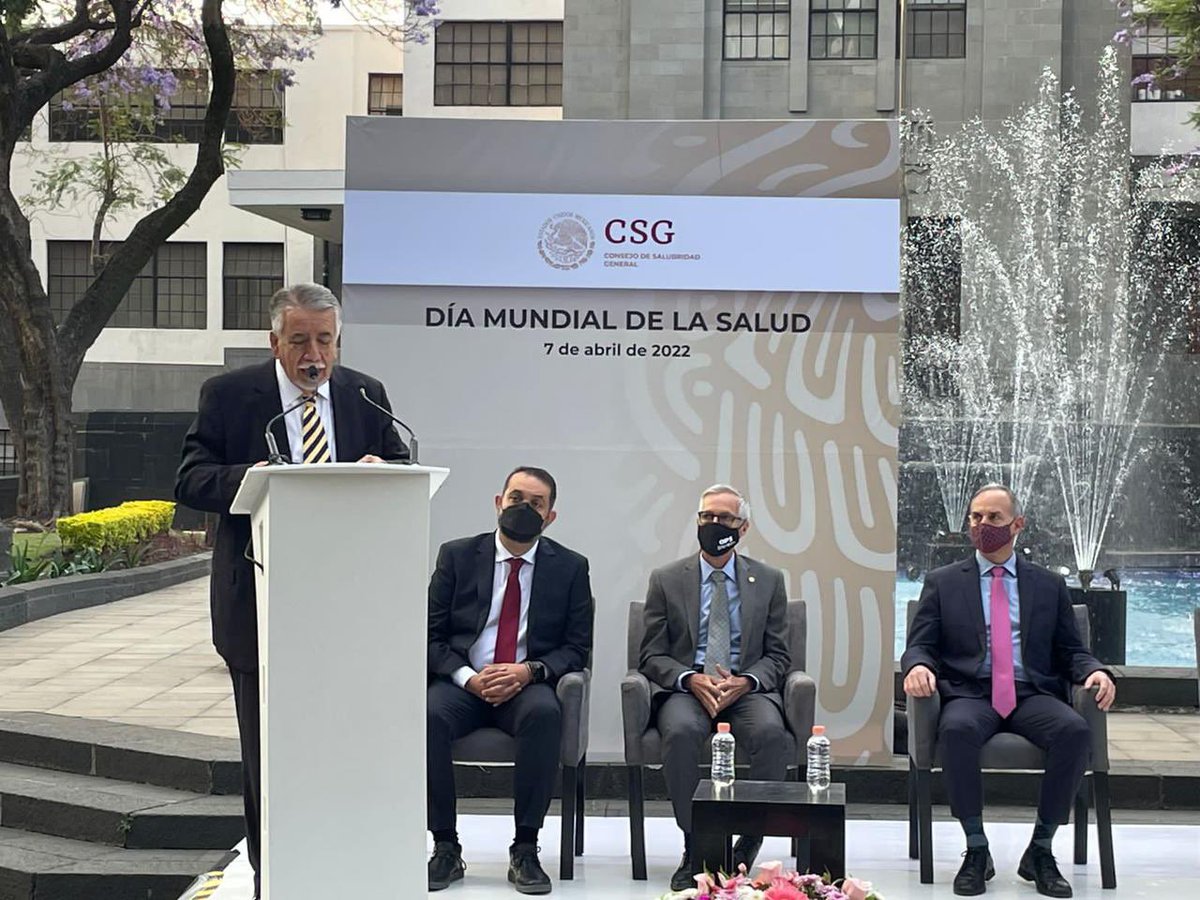 RLehmannMD's tweet photo. Hace unos momentos asistí a la conmemoración del #DíaMundialDeLaSalud, en donde el sector salud hizo entrega de la Condecoración “Eduardo Liceaga” y los Premios al Mérito Médico en 11 categorías. 
Mi reconocimiento y admiración a su gran labor a favor de la salud en nuestro país. https://t.co/c6C0NLBiT7