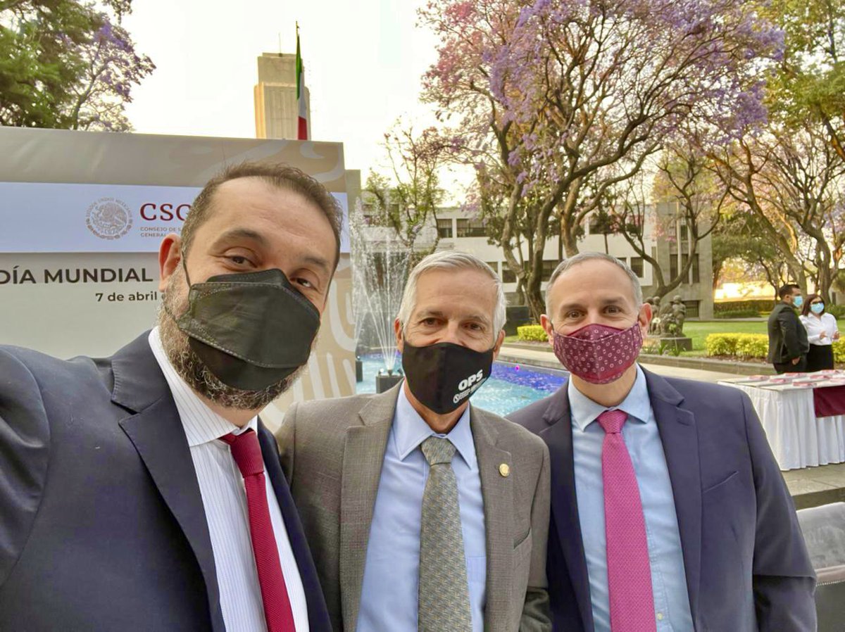 RLehmannMD's tweet photo. Hace unos momentos asistí a la conmemoración del #DíaMundialDeLaSalud, en donde el sector salud hizo entrega de la Condecoración “Eduardo Liceaga” y los Premios al Mérito Médico en 11 categorías. 
Mi reconocimiento y admiración a su gran labor a favor de la salud en nuestro país. https://t.co/c6C0NLBiT7