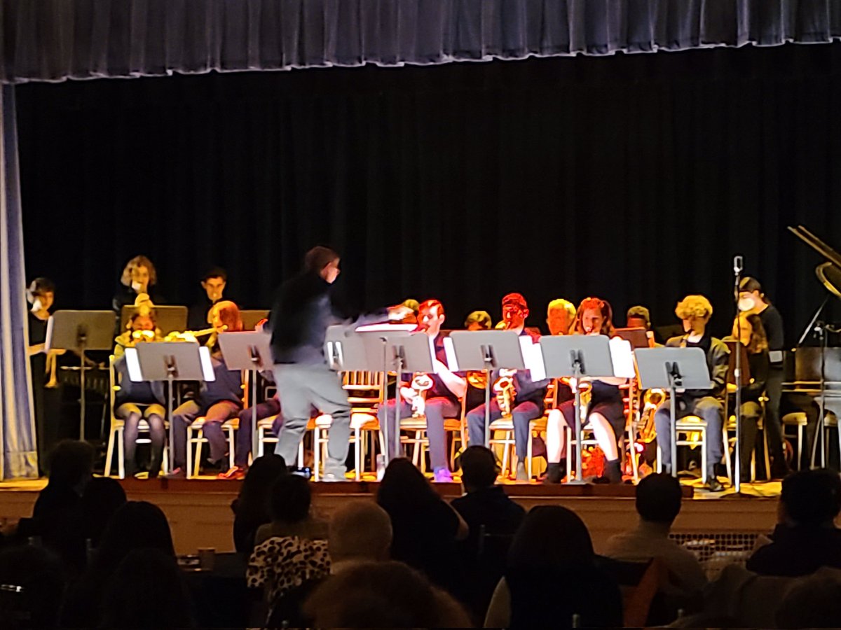 GR_Schools's tweet photo. GRHS &amp; GRMS Jazz Bands entertaining a pack house at the Women's Club. https://t.co/RMgdPWYsPt