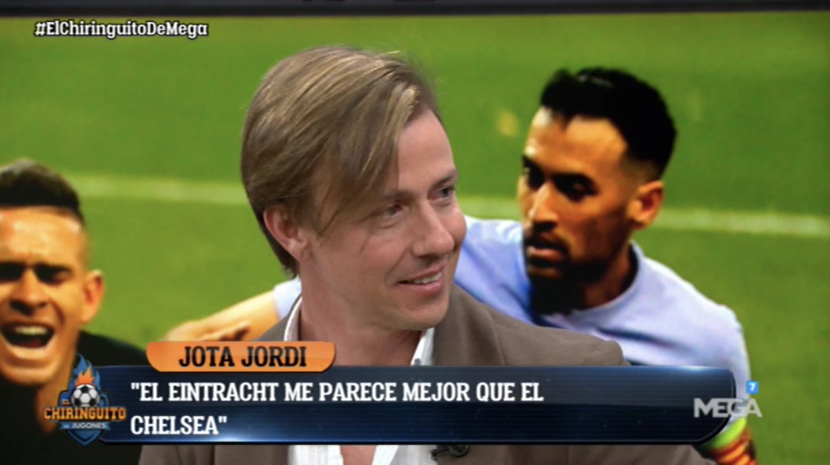 elchiringuitotv's tweet photo. 🙄@jotajordi13: "El EINTRACHT me parece MEJOR que el CHELSEA".

🤣 @GUTY14HAZ: "A veces... hay que hablar más con la CABEZA y no con el CORAZÓN".

¡Veeente ya a #ChiringuitoMadrid! https://t.co/FRCGKv3cdF