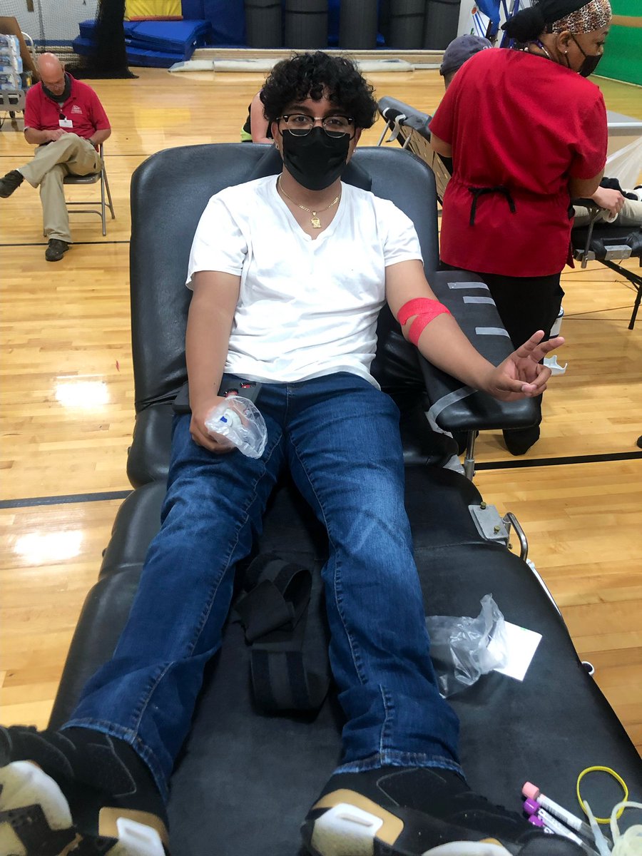 GRHS_Stallions's tweet photo. A full day of service on campus today!
Blood Drive β
Community Food Distribution β
@FoodbankSEVA πβ¨π
#WeAreGreenRun
#EquusWeek22 https://t.co/7yWH09aOmL