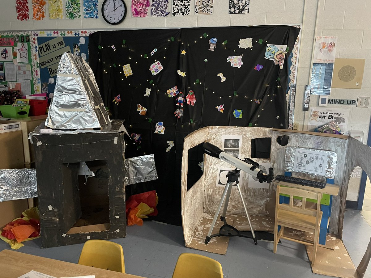 FTK1 is having so much fun exploring outer space. We built our own dramatic play rocket ship and space centre, and add facts to our bulletin board as we learn about our Solar System! <a href="/missmarcaccio/">Ms. Marcaccio</a> <a href="/ndbrantford/">Notre Dame,Brantford</a>