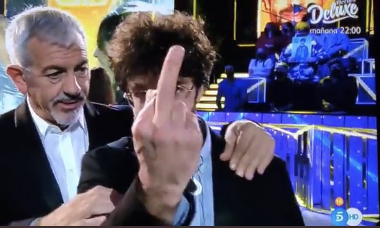 tzantzi's tweet photo. Rafa despidiéndose del programa:

A TOMAR POR CULO!! 👏🏻👏🏻👏🏻👏🏻👏🏻

#SecretStory #SecretStoryFinal https://t.co/GX3Pt8KBc0