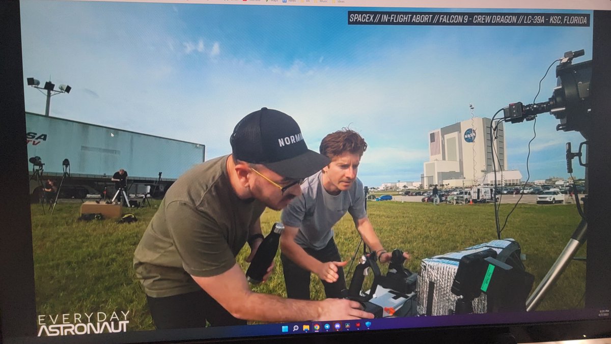 How cool that <a href="/Erdayastronaut/">Everyday Astronaut</a> is part of the storytelling on the new <a href="/netflix/">Netflix</a> doc "Return to Space"!! 👏 great feature 👏 Catch us too as we pilot the telescope tracking cam during IFA. The suspense!! They ended up using the whole shot! 🥳 netflix.com/us/title/81111…
