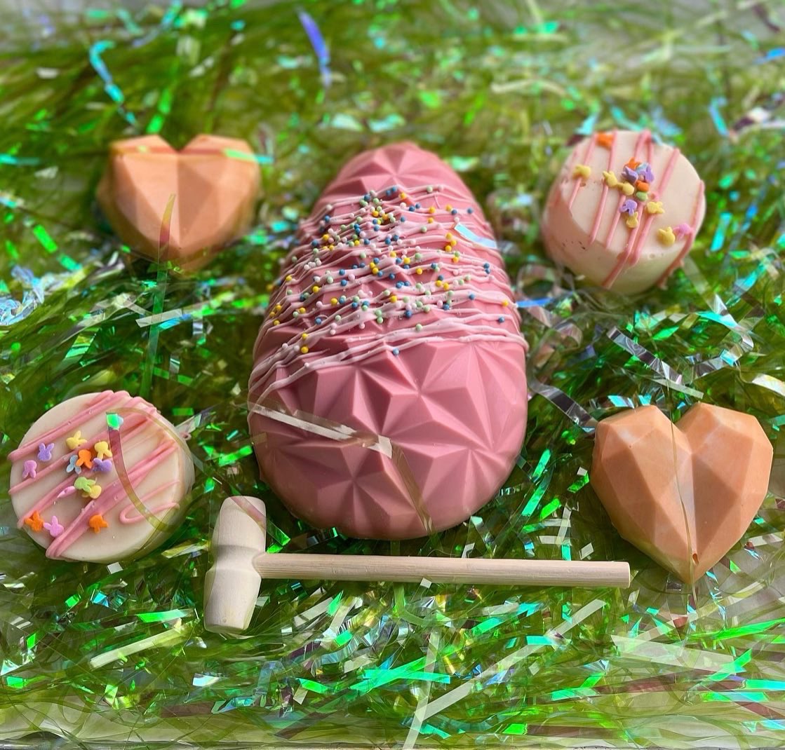 SugarfireWingH's tweet photo. For your chance to get a $25 Sugarfire gift card, like and RT this tweet!

(Easter Egg Smash Boxes are also available for preorder.)

Tomorrow, we’ll randomly select a gift card recipient* from here or our corresponding Instagram/Facebook posts (one person in total). Stay tuned! https://t.co/oomCLWWeZ1