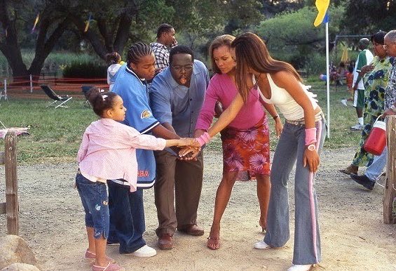 mefeater's tweet photo. 17 years ago today the ‘Johnson Family Vacation’ premiered in theaters✨ https://t.co/1uCZk9P3Mo