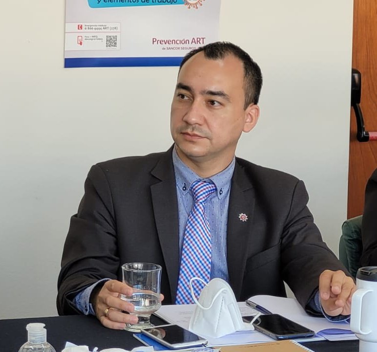 mfjimenez's tweet photo. Finalizó con importantes acuerdos la reunión del Comité Ejecutivo del #CRISCOS 🇦🇷🇧🇴🇨🇱🇵🇾🇵🇪🇪🇨 en #Salta
En mi calidad de Asesor por Bolivia, trabajaré por el posicionamiento de la red a nivel internacional. https://t.co/6tDRriRmQZ