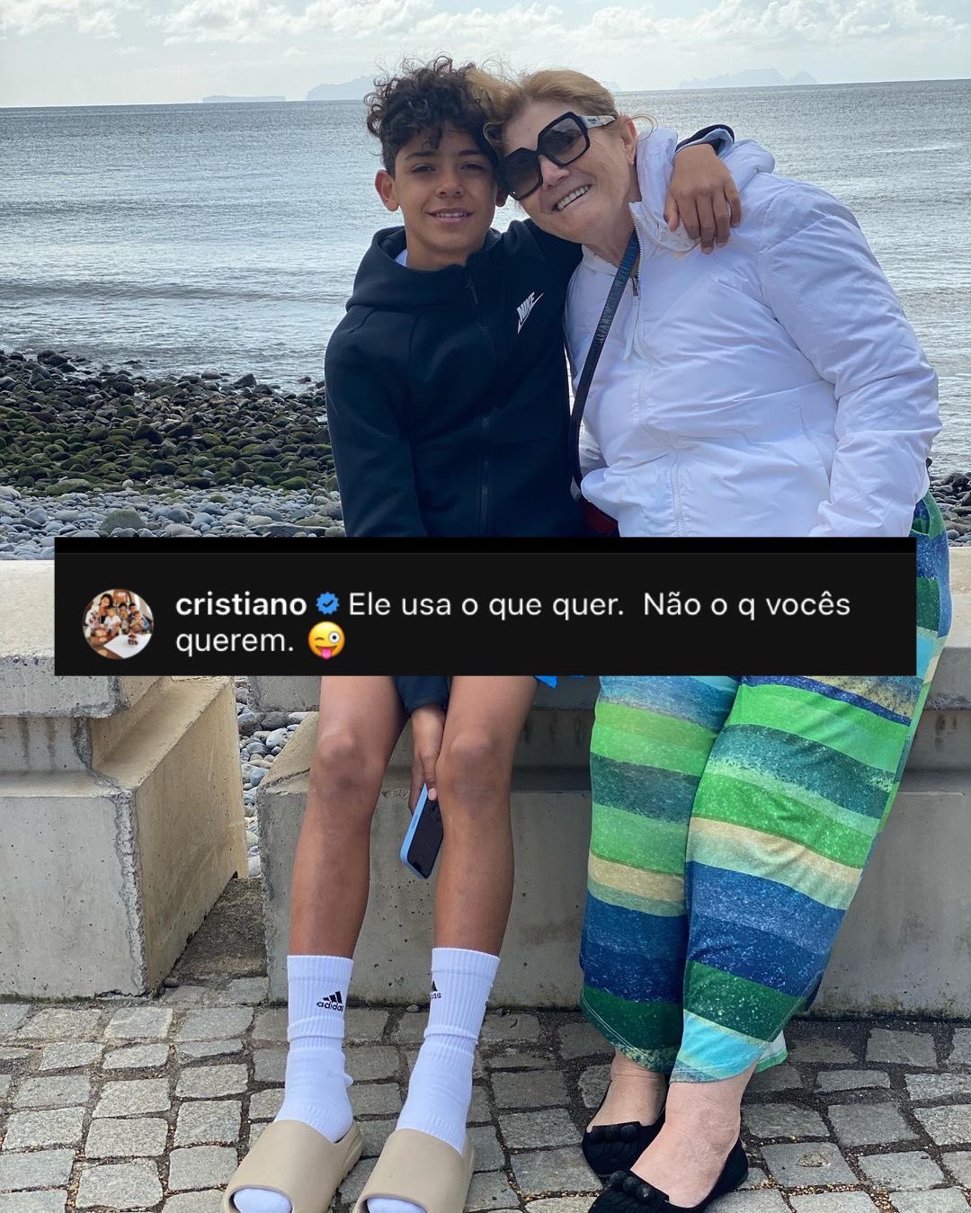 La cabra Billy Aparador champán Arielipillo on Twitter: "La gente criticó al hijo de Cristiano en Instagram  por llevar una camisa Nike y zapatos Adidas. Cristiano Ronaldo responde a  las críticas: “Mi hijo lleva lo que quiere,