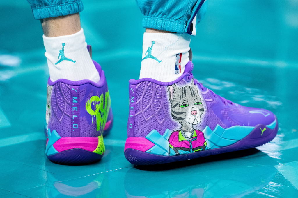 LaMelo Ball is debuting a custom MB.01 on-court tonight featuring PUMA's  Gutter Cat. The sneakers were customized by @GutterCatGang member Andrew  Lewis, a Las Vegas-based shoe designer who has customized kicks for