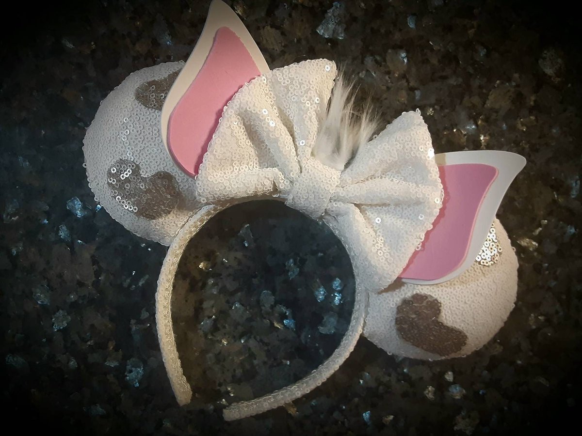 weplayitbyears's tweet photo. Pua inspired ears, pua mouse ears, pua from Moana ears headband #disneyland #waltdisneyworld #custommouseears #disneyears https://t.co/7HxsU6o8Kv https://t.co/omWeQmZurX