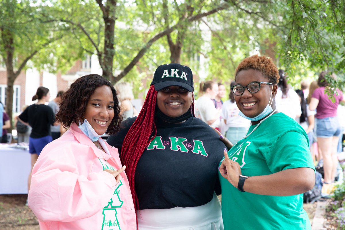FromTheHilltop's tweet photo. Shoutout to AKA Nu Delta and their 118 #ForwardEverDay donors โ they are in the lead for the most donors in Battle of the Greeks! There are still matches waiting to be unlocked for most chapters and departments at https://t.co/8fM8q2z4TG. https://t.co/KpdgizxF9Y