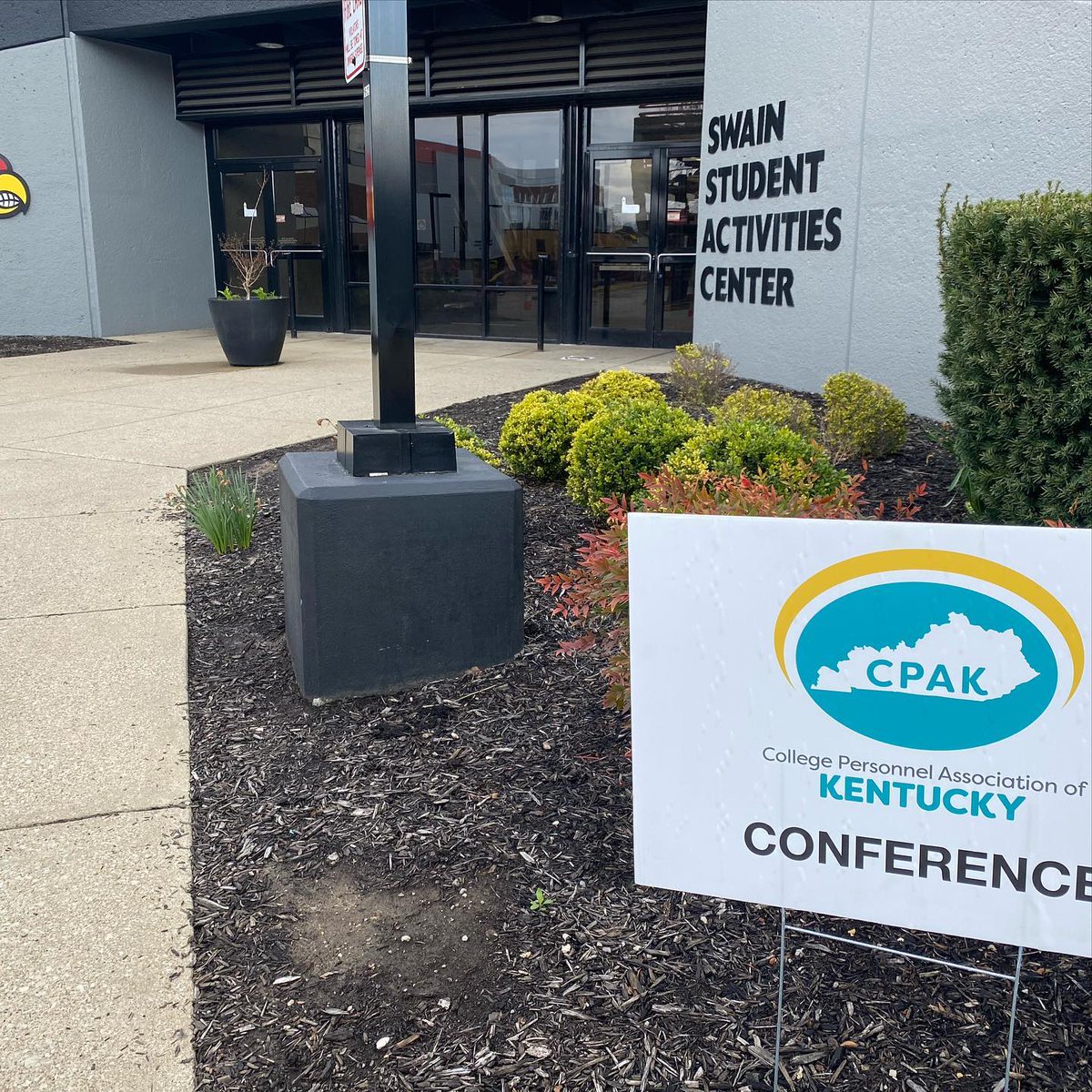 vernonAwall's tweet photo. It was great to hang out with 150+ Kentucky ACPA members at the @kycpak Conference. Thanks for having me! @myacpa @acpa https://t.co/wEkmGJxOme
