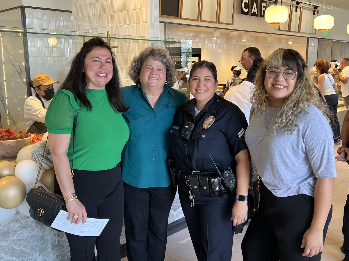 SLO17A81's tweet photo. Welcome to the Neighborhood @Portos Family! Today was a soft opening in our Devonshire Community! Betty it was a pleasure to meet you. Congratulations on your new location. #portos #cubanfood #everythingisgood @LAPDHQ @Portos @LAPDDevonshire https://t.co/TcEJbuA1ug