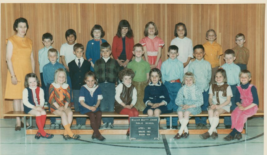 WPSDMuseum's tweet photo. This weeks #historicpost features the grades 1 & 2 split class from William Beatty Public School in #ParrySound from April 1969. https://t.co/seE9VZYyNu