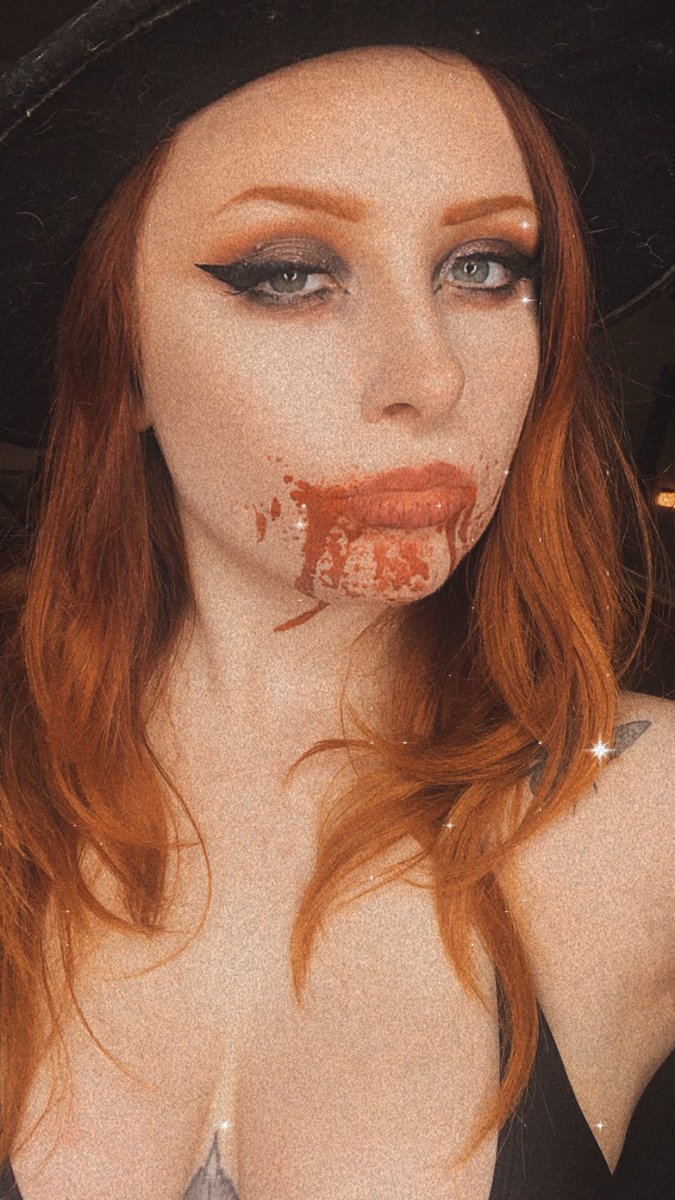 redhoneybee69's tweet photo. Would you let me bite you? #hotredhead #hotvampire #vampirefetish #roleplaynsfw #vampireroleplay #kinky #nsfw #onlyfans https://t.co/I749iAowRO