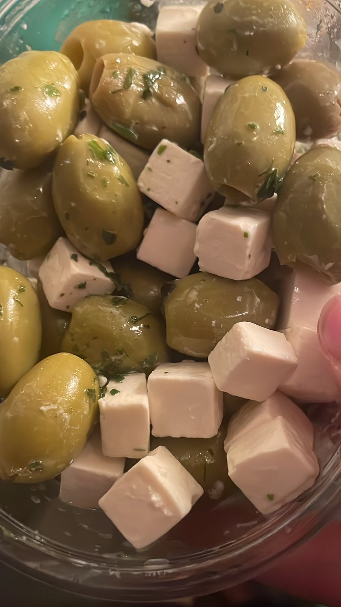 Ben ik de enige die die kaas bij de olijven Fkn lekker vindt