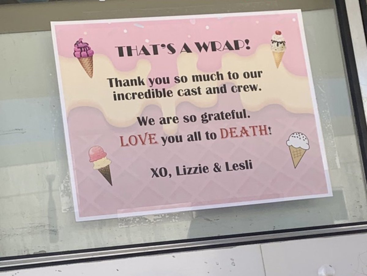 lizziesboy's tweet photo. Elizabeth Olsen and director Lesli Linka Glatter getting some wrap treats for the cast and crew on their last day of filming Love &amp; Death today https://t.co/pEKNLAw0it
