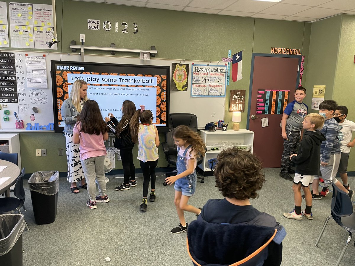 Mrs. Cade tweet media