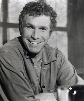 Happy birthday to Wayne Rogers. You will always be Trapper John. 