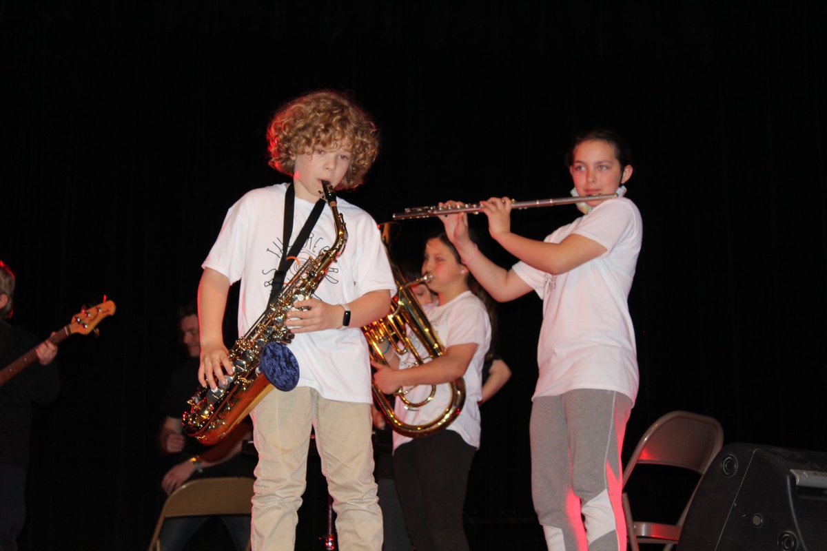 Battle of the bands @ AES today… OA has so much talent! Great job <a href="/CirbusMr/">Mr. Cirbus</a> &amp; <a href="/OAElemMusic/">OA Elementary Music</a> today was amazing! 🤘❤️💙