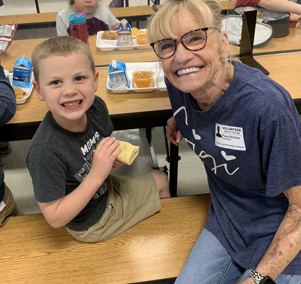 SCES_Scorpions's tweet photo. Love having our volunteers “WATCH DOGS” on campus helping during cafeteria lunches! @gisdengagement #thespringcreekway https://t.co/95AuaeUCVr