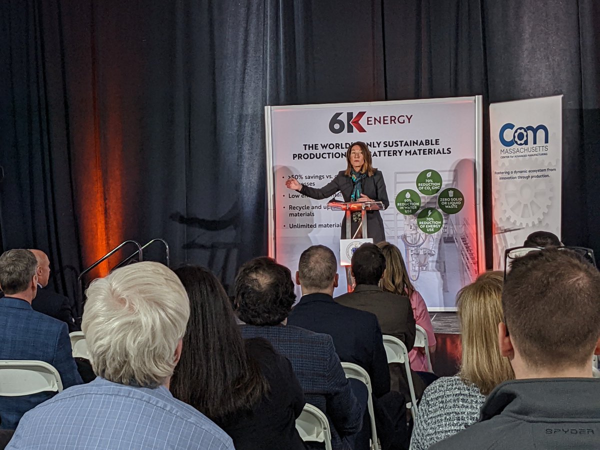 MassEOED's tweet photo. Hand delivering an #advancedmanufacturing grant award to North Andover's @6kInc, a stellar #MadeInMA company, to boost their production of advanced materials that are used in additive #manufacturing and in the production of battery storage tech. #MAmfg https://t.co/ftUnHOOSof https://t.co/gJ5Pb3U22Y
