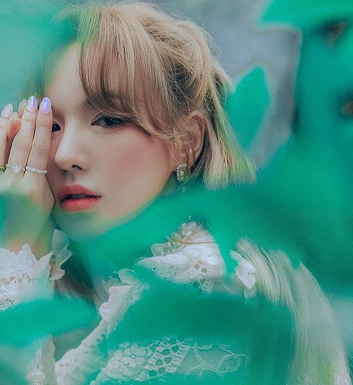 siblings_kim's tweet photo. Decided to lay in field of vines and go exploring in the woods for a little alone time #VipersEnt https://t.co/4HFKW3Qlmz