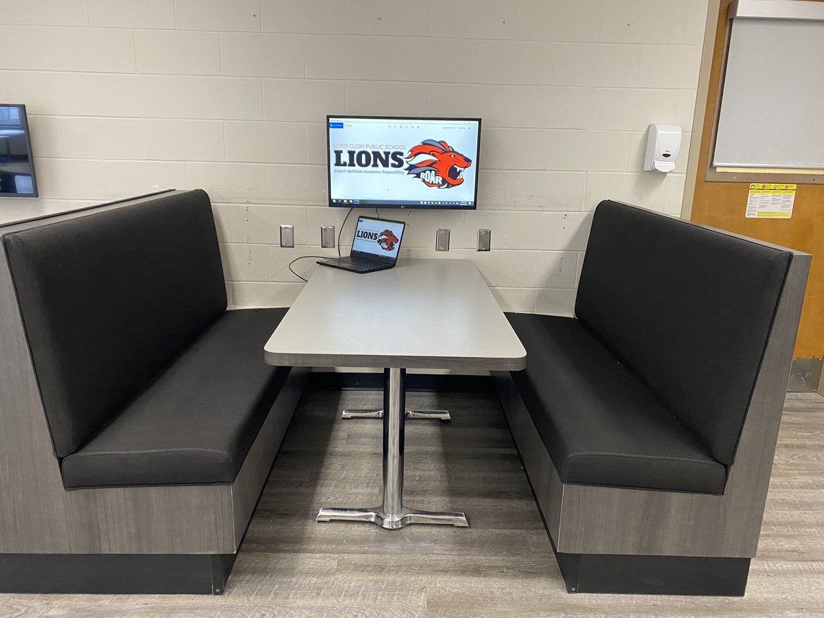 OntarioStreetPS's tweet photo. Exciting things are happening in our Learning Commons! #CollaborationStations https://t.co/Dkiw7CQ4ZC