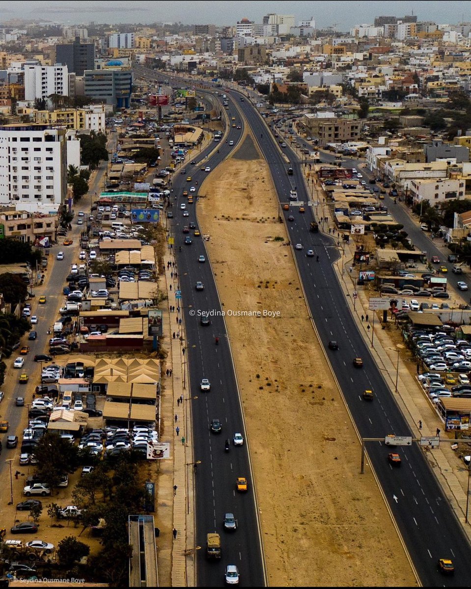 SeydinaOusBoye's tweet photo. Je suis tombé sur deux photos de la VDN datant des années ‘90 
Mais quel changement 🔥 🇸🇳 

#senegal #dakar #senegalphotography #africancities #urban #africa https://t.co/Daon7Pd5Z6