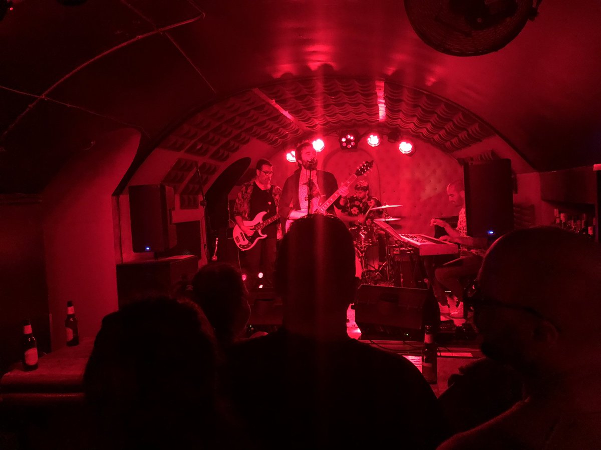 jero22ind's tweet image. @LosParsimonia en @elperroclubmad de la mano de @musichunters_es