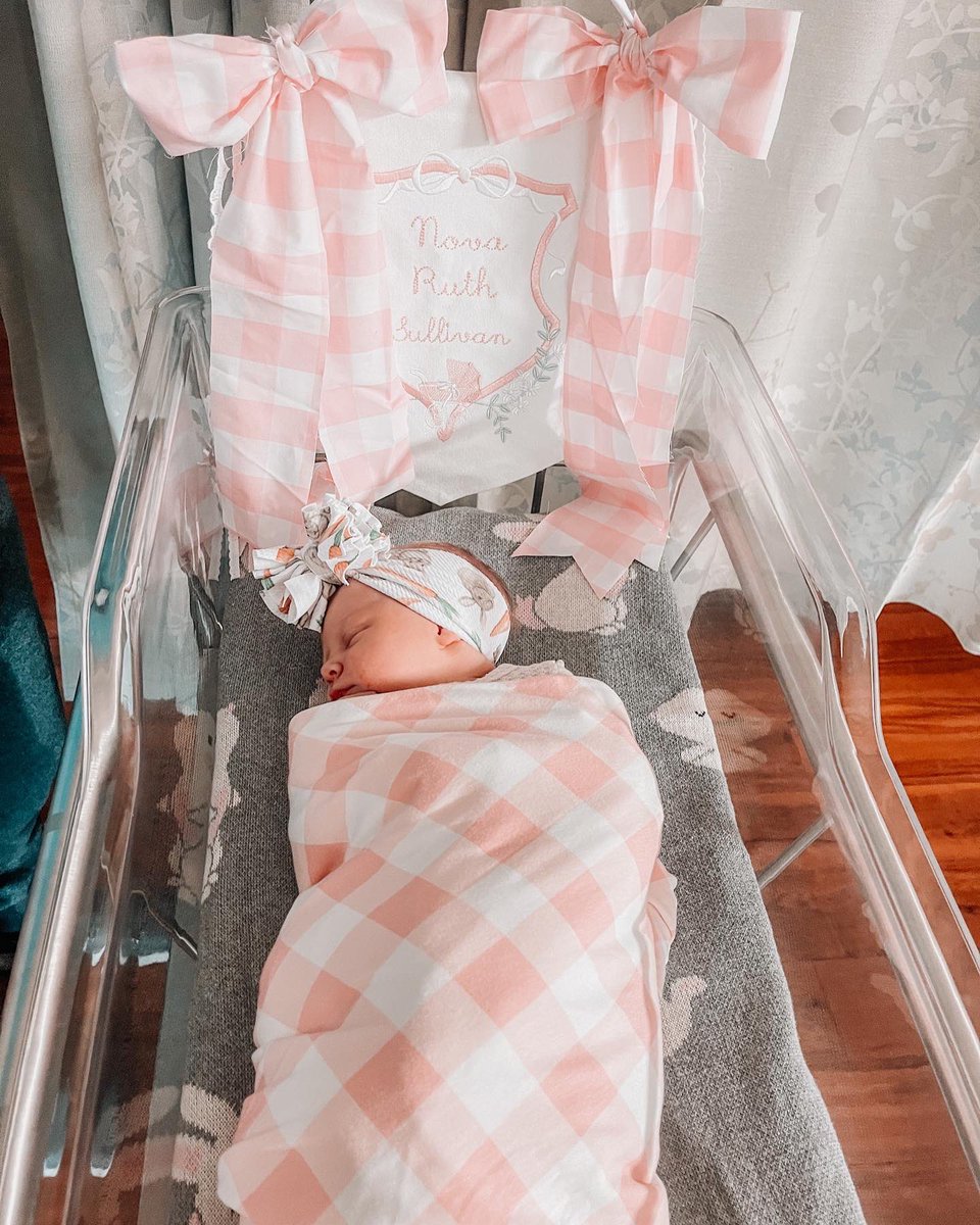 ladybroncotrac1's tweet photo. Nova Ruth Sullivan
Born at 5:20 pm on 4/6/22
7lb 8oz, 20.5 inches long 
💗 https://t.co/aERf6yY3Yh