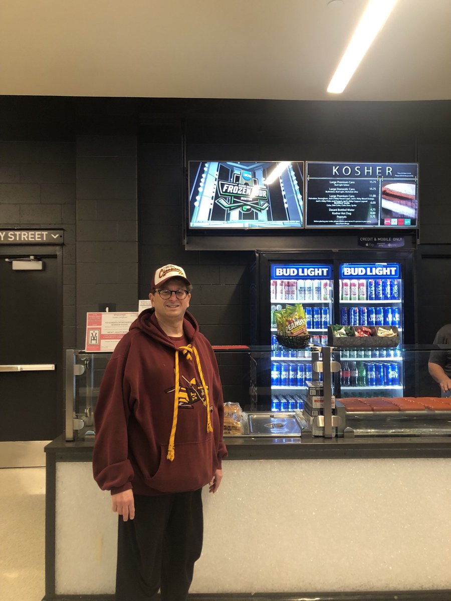 SteveHunegs's tweet photo. Ski U Mah for Kosher hot dogs at the Frozen Four! https://t.co/ds1hayy71D
