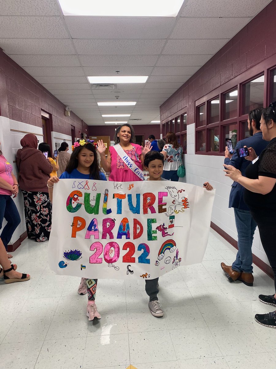 "Miss Carson"  and "Miss Jr. Carson" in the house!  Thanking you for leading our parade this morning! <a href="/NISD/">Northside ISD</a> <a href="/NISDCarson/">Carson Elementary</a> <a href="/KimberlyMcClin1/">Kimberly McClintic</a>